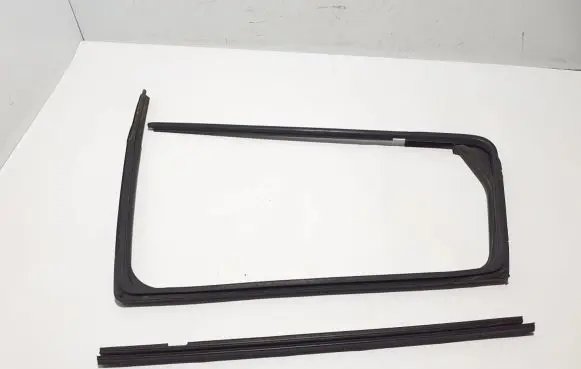 Dacia Logan II Rubber seal rear door 823305486R