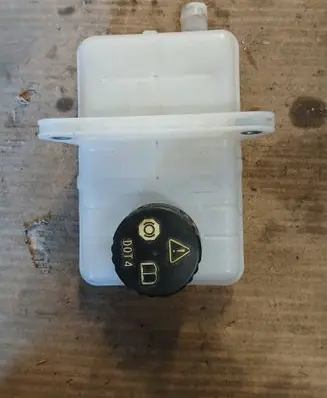 Renault Scenic IV - Grand scenic IV Brake fluid reservoir 460917653R