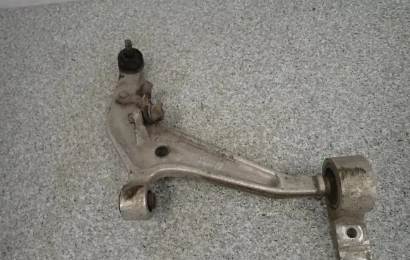 Nissan X-Trail T30 Rear suspension control arm 
