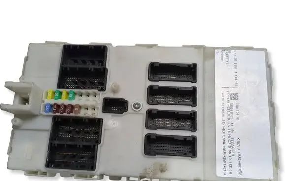 BMW 3 F30 F35 F31 Fuse box set 9381104 8892560311 588D19F03