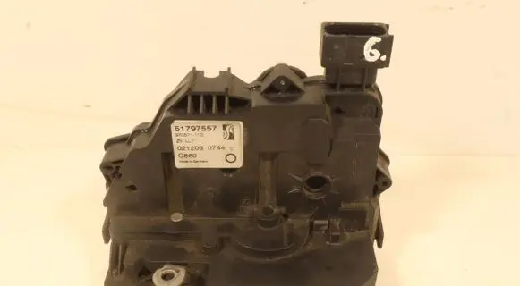 Fiat Grande Punto Front door lock 51797557