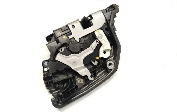 BMW X3 G01 Front door lock 9492101 18283810