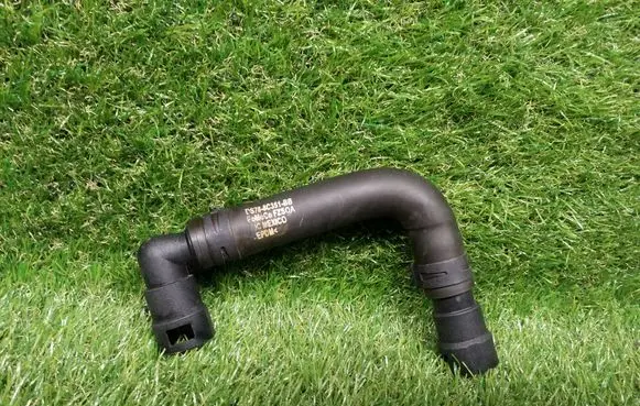 Ford Fusion II Coolant pipe/hose DS788C351BB