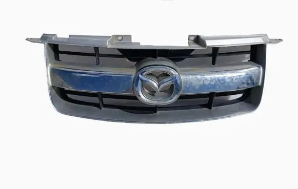 Mazda BT-50 Front bumper upper radiator grill UR5650712