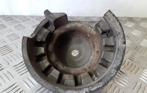 Opel Vivaro Coil spring mount 91165310 8200010494