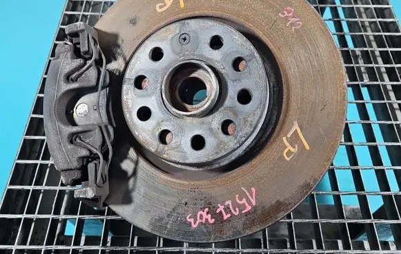 Volkswagen PASSAT B7 Front wheel hub spindle knuckle IMPRK1527303
