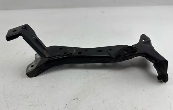 Audi A3 S3 8V Fender mounting bracket 8V0821167A