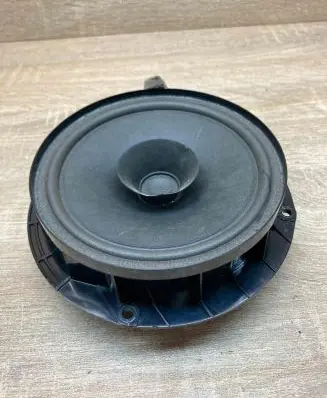 Volkswagen Jetta V Front door speaker 5C6035710A