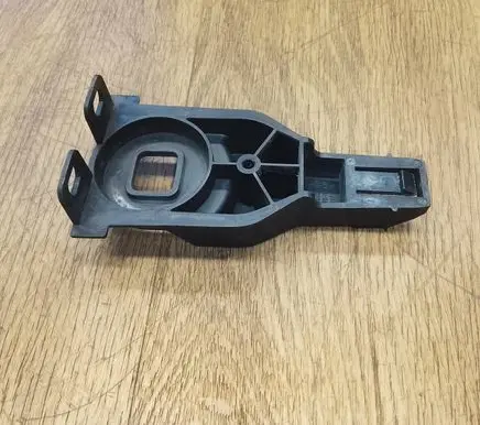 Porsche Macan (95B) Radiator mount bracket 95B121093A