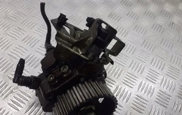 Ford Focus Fuel injection high pressure pump 9656300380A