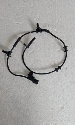 Tesla Model 3 ABS brake wheel speed sensor 118876100A 104476100D