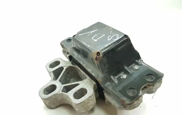 Volkswagen PASSAT B6 Engine mount bracket 3C0199555