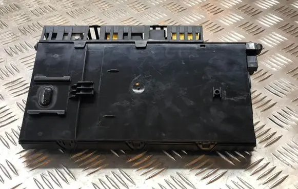 Mercedes-Benz E W211 Fuse box set 2115458701