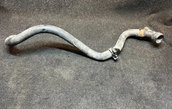 Volkswagen Golf IV Engine coolant pipe/hose