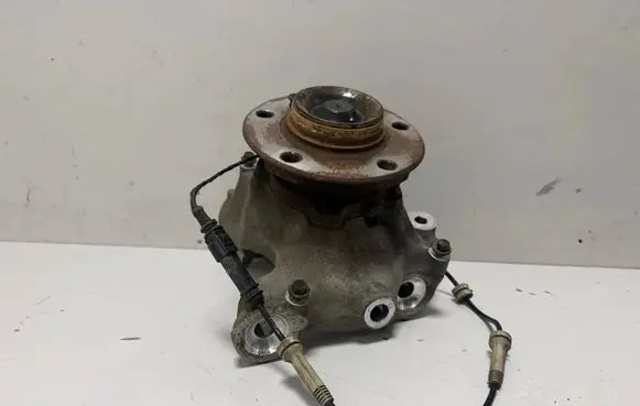BMW 3 GT F34 Front wheel hub 6858321