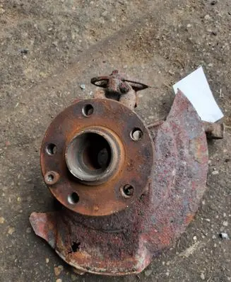 Volkswagen Transporter - Caravelle T4 Front wheel hub spindle knuckle