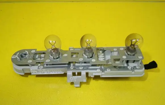Audi A4 S4 B5 8D Tail light bulb cover holder 8D9945257