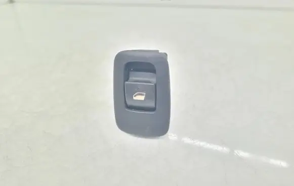 Citroen C4 I Picasso Electric window control switch 96639378ZD