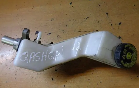 Nissan Qashqai Master brake cylinder 0204796652