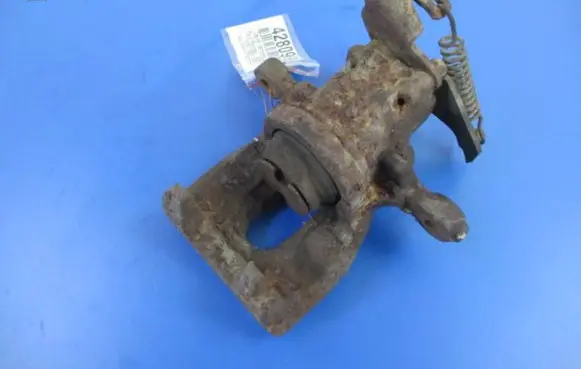 Ford Mondeo Mk III Rear brake caliper