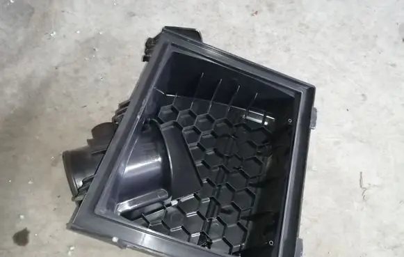 Ford Fusion II Air filter box DS739661FB