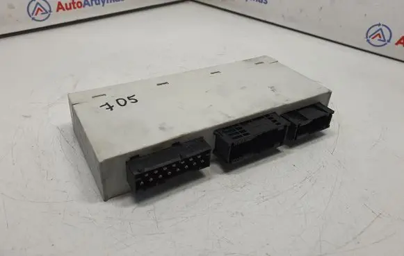 BMW X3 E83 Central body control module 9161931 61359161931