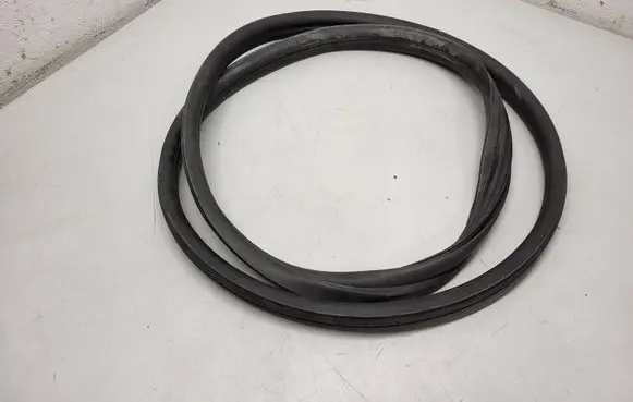 Tesla Model 3 Trunk rubber seal (body) 