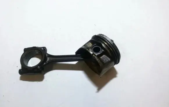 Honda Civic Piston with connecting rod
