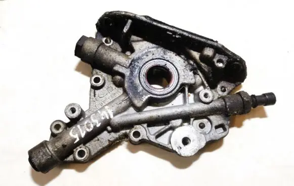 Opel Tigra A Oil pump 90400091