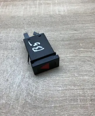 Volkswagen PASSAT B5 Hazard light switch 3B0953235B
