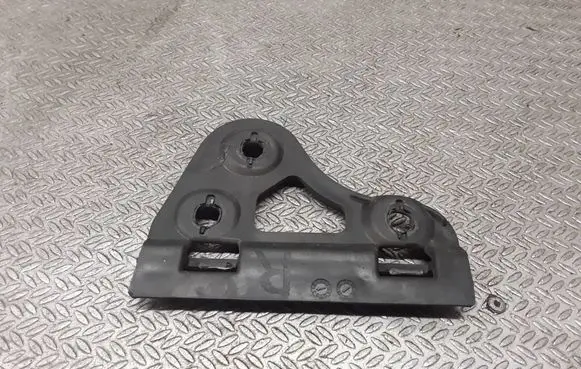 Audi A2 Front bumper mounting bracket 8Z0821250