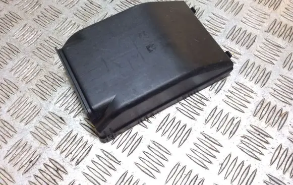 Volvo XC90 Fuse box cover 31398057