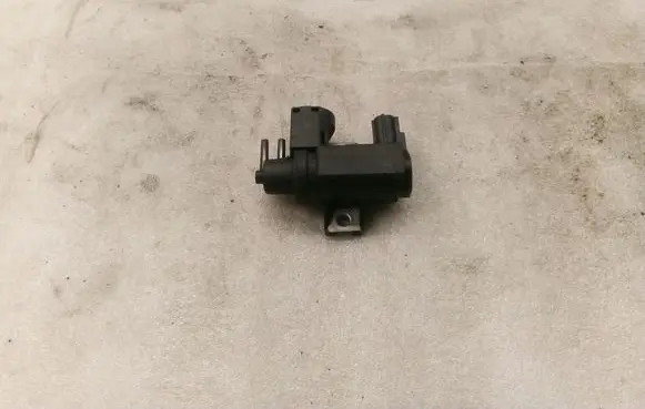 Toyota Avensis T250 Valve vacuum 258190R010
