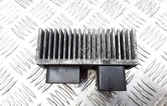 Renault Megane III Glow plug pre-heat relay 8200558438a