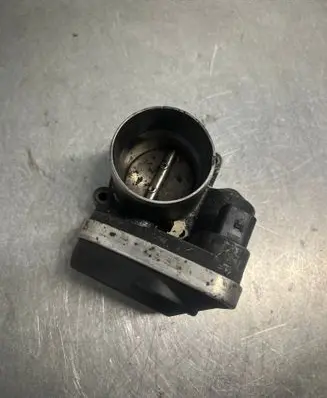 Volkswagen Golf IV Throttle valve 036133062M