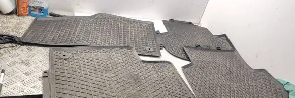 Volkswagen Jetta VI Car floor mat set 5C7061501