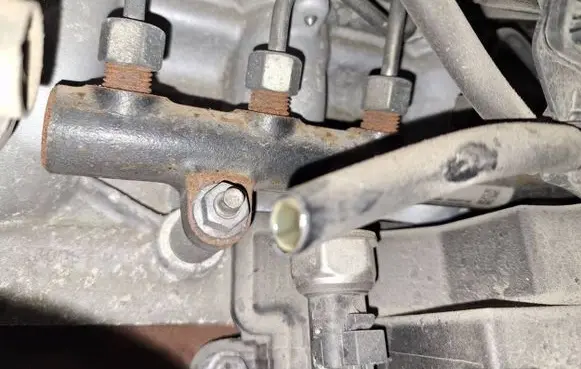 Citroen C5 Fuel main line pipe 9656391180
