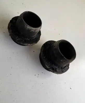 Radiator mount bracket