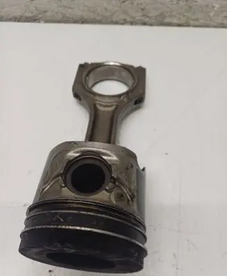 BMW 5 GT F07 Piston with connecting rod 843C