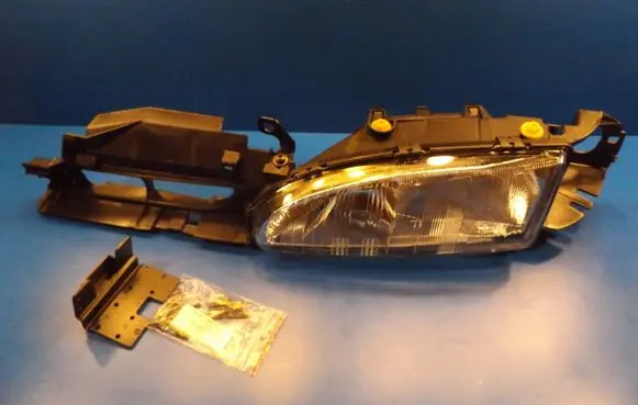 Ford Mondeo MK I Headlight/headlamp 712754058923 LPC112