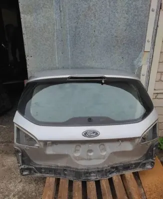 Ford Mondeo MK IV Tailgate/trunk/boot lid