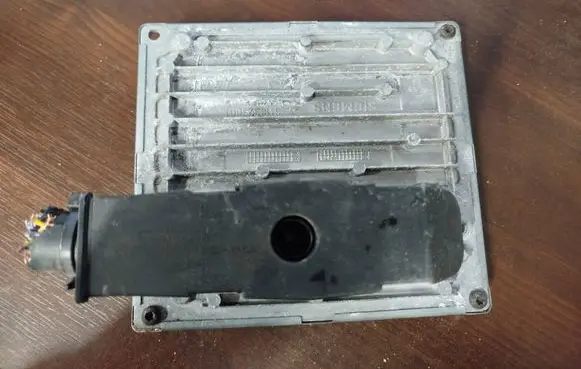 Ford Focus Engine control unit/module 5m5112a650fg 5m51-12a650-fg