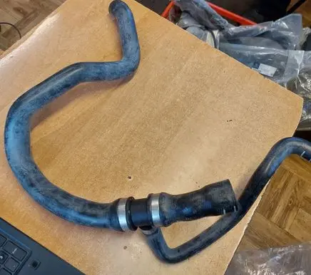 Opel Signum Engine coolant pipe/hose 13223188