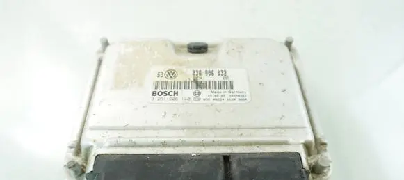 Volkswagen Golf IV Engine control unit/module 0261206140