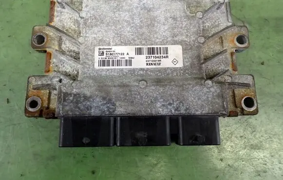 Dacia Duster Engine control unit/module ECU