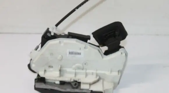 Skoda Yeti (5L) Front door lock 5E2837015