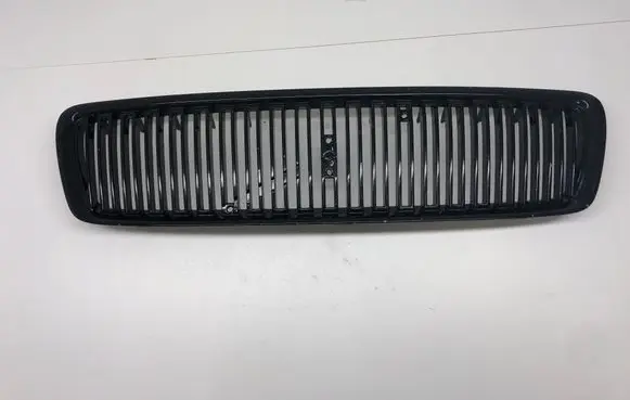 Volvo V70 Front bumper upper radiator grill 9190385