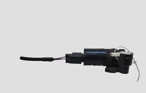 Volvo V40 Cross country Windscreen/windshield washer pump 121205C 1026810