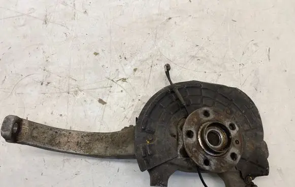 Maserati Levante Front wheel hub 670034829