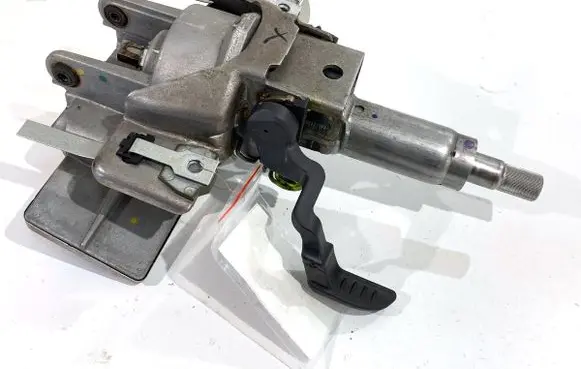 Opel Corsa D Power steering pump 13403285